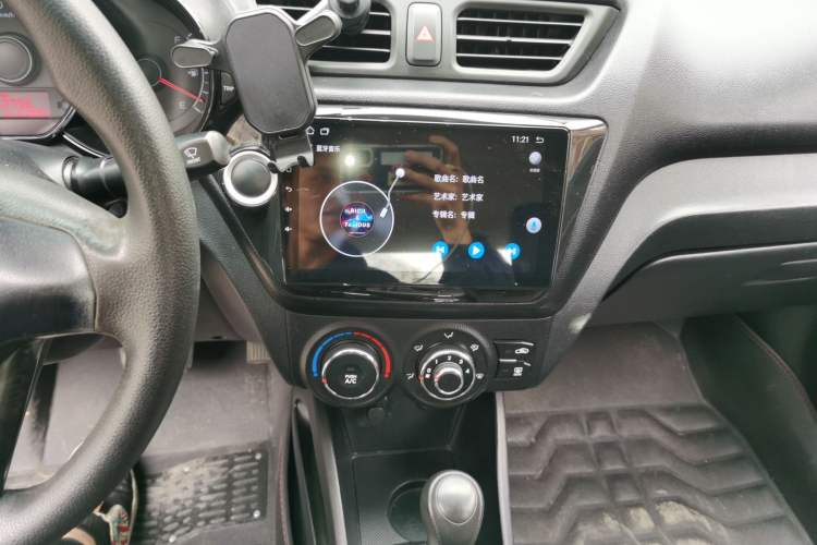 Used Kia K2 2012 Sedan 1.4L Automatic GLS Commemorative Edition Audio And AC Panel