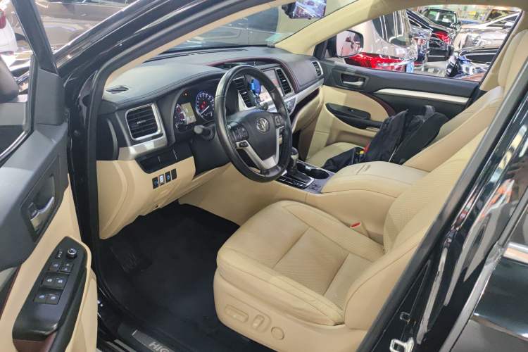 Used Toyota Highlander 2015 2.0T Four-Wheel Drive Luxury Edition 7-Seater Driver Seat