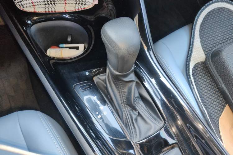 Used Toyota IZOA 2020 2.0L Yi Xiang CARE