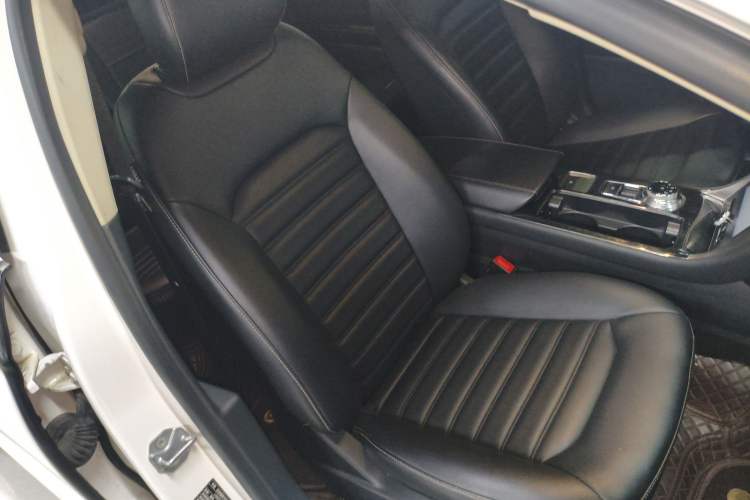 Used Ford Mondeo 2020 EcoBoost 180 Stylish Model Right Front Seat