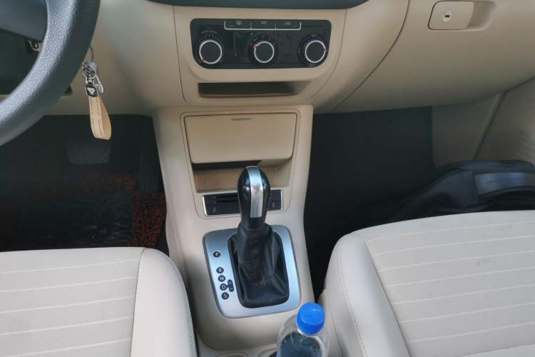 Used Volkswagen Tiguan L 2015 1.8TSI Automatic Two-Wheel Drive Trend Edition
