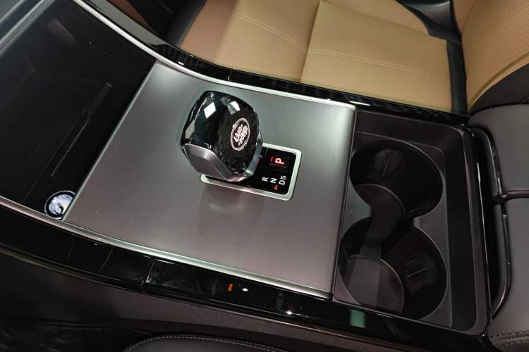 Used Land Rover Range Rover Velar 2024 Dynamic HSE
