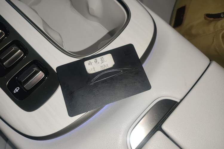 Used Xiaomi Auto SU7 2024 Four-Wheel Drive Ultra-Long Range Advanced Intelligent Driving Max Edition