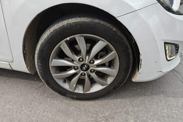 Used Hyundai Elantra (5th Generation / Langdong) 2015 1.6L Manual Fashion Edition
