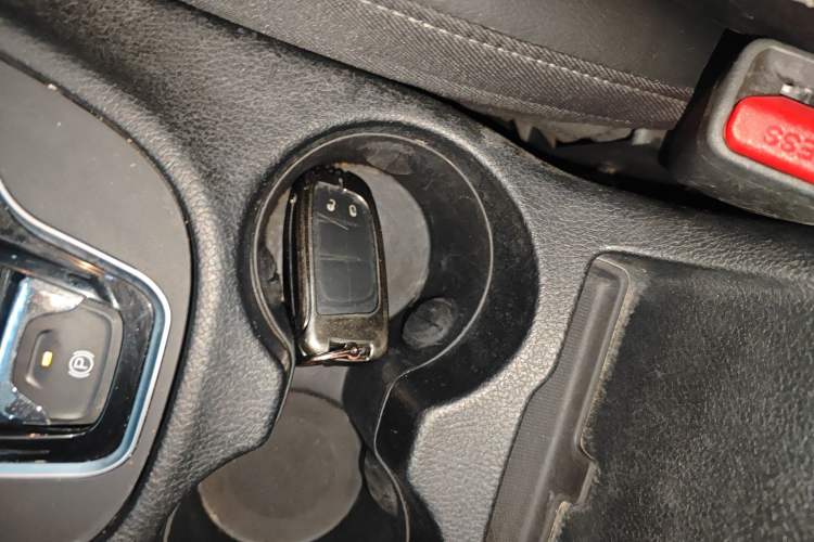 Used Jeep Cherokee 2019 2.0T Two-Wheel Drive Smart Enjoyment Version China VI