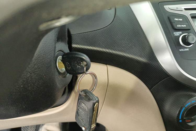 Used Hyundai Verna (older generation) 2014 1.4L Manual Smart GLS Trim
