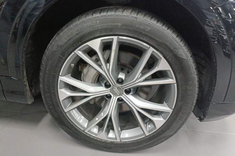 Used Audi Q8 2019 55 TFSI Luxury Dynamic Model Right Front Wheel Hub