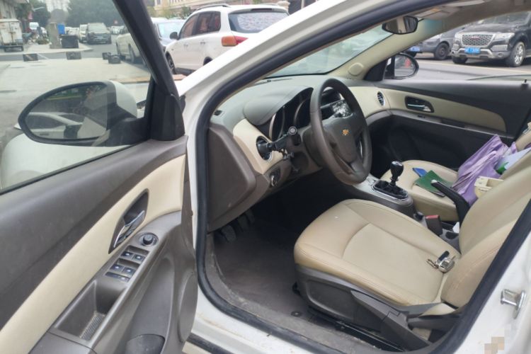 Used Chevrolet Cruze 2015 1.5L Classic SL MT
