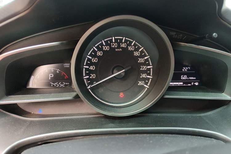 Used Mazda 3 Axela 2017 Sedan 1.5L Automatic Comfort Model Emission Standard China V Instrument Cluster