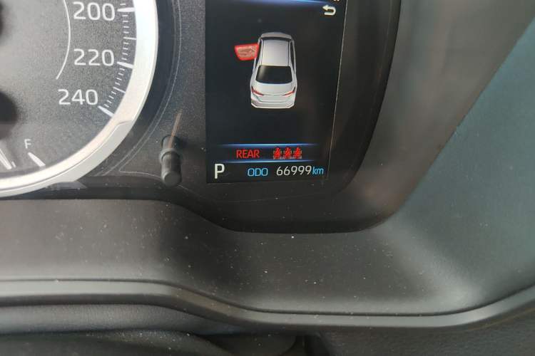 Used Toyota Corolla 2021 TNGA 1.5L CVT Elite Edition Odometer Close Up