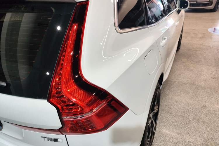 Used Volvo XC60 2019 T5 4x4 Smart Edition China VI Standard