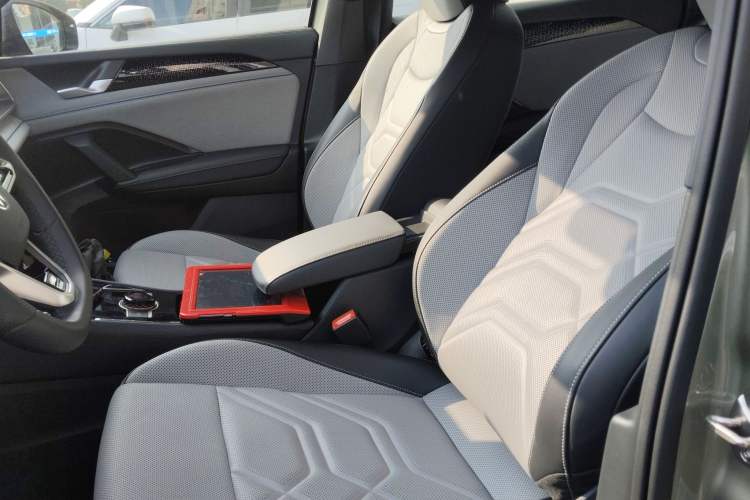 Used Volkswagen Tayron 2025 Tiguan L 380TSI 4Motion Luxury Easy Package