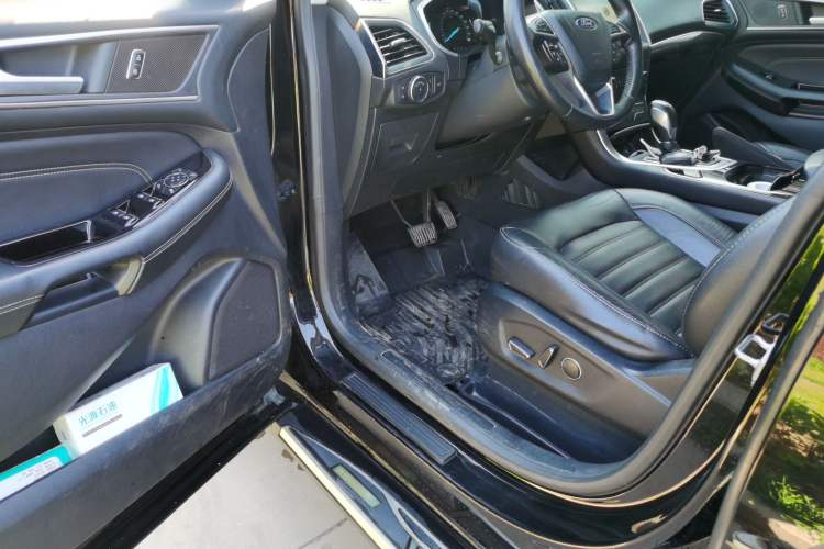 Used Ford Edge 2018 EcoBoost 245 Two-Wheel-Drive Titanium 7-Seater China V Standard
