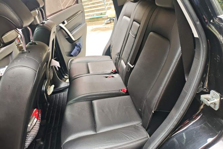 Used Chevrolet Captiva 2014 2.4L 4x4 Flagship Edition 7 Seats Left Rear Seat