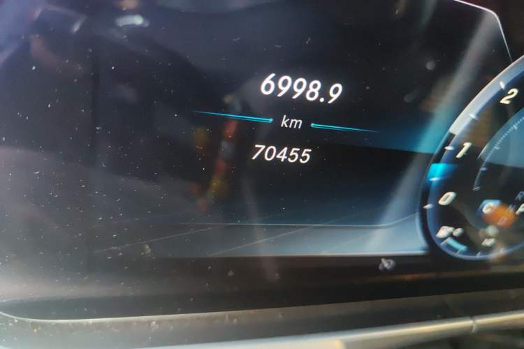 Used Mercedes-Benz E-Class 2019 E 200 Coupe Odometer Close Up