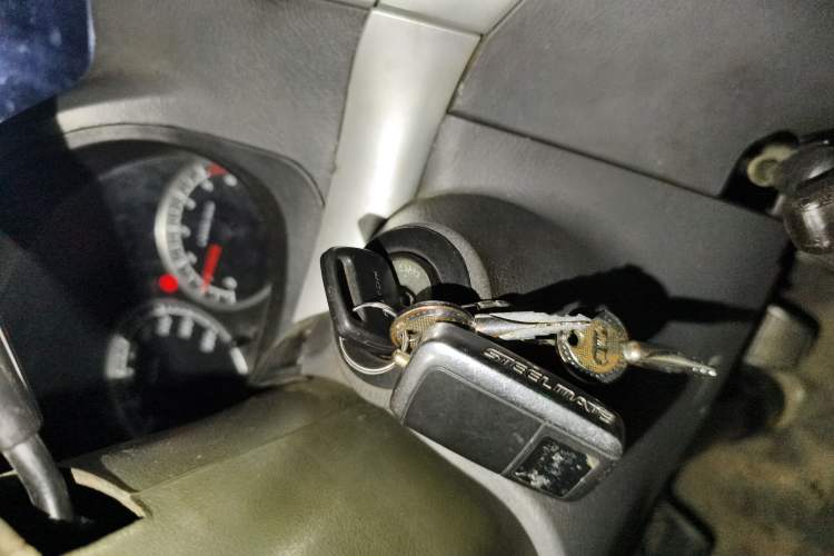 Used Foton Scenic 2011 2.0L Express Standard Short-Wheelbase Low-Roof 486EQV4