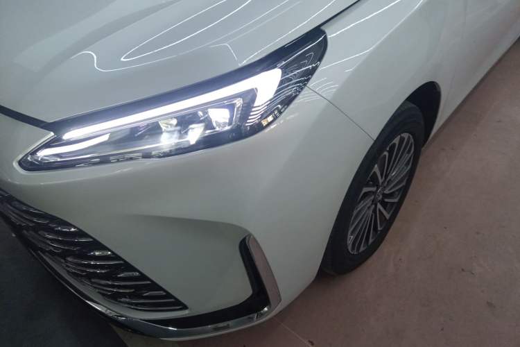 Used Buick GL8 New Energy 2025 Lu Shang Luxury Edition 7-Seater