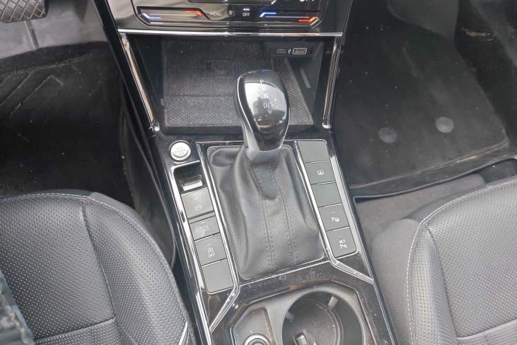 Used Volkswagen Passat 2023 330TSI Starry Luxury Edition
