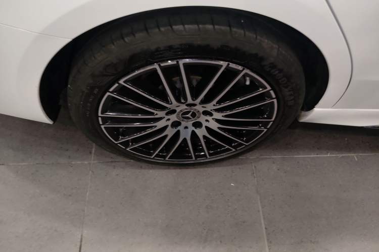 Used Mercedes-Benz C-Class 2023 Restyled C 260 L Sport Edition Right Rear Wheel Hub