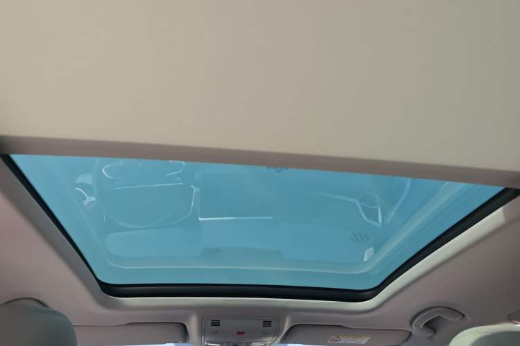 Used Volkswagen Tharu 2024 300TSI Two-Wheel-Drive Moon Luxury Edition Headliner