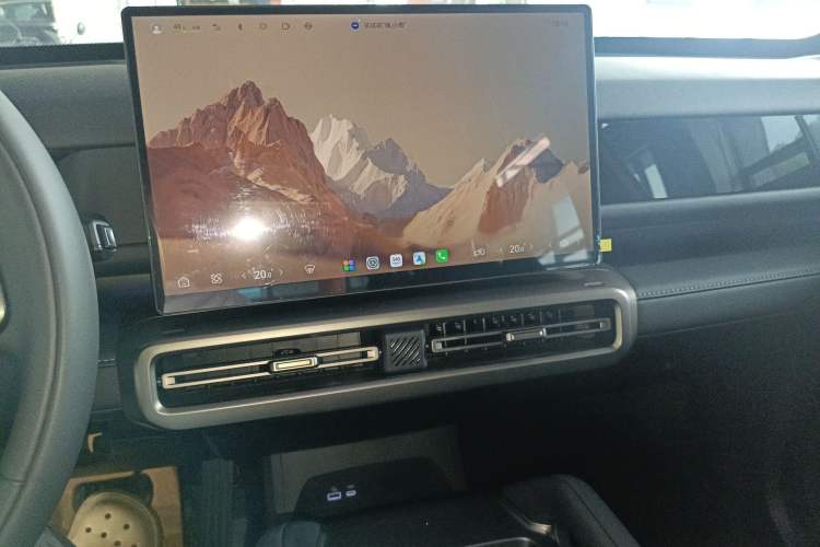 Used Chery Fulwin X3L 2025 Model 205 All-Wheel Drive High-Energy Edition Audio And AC Panel