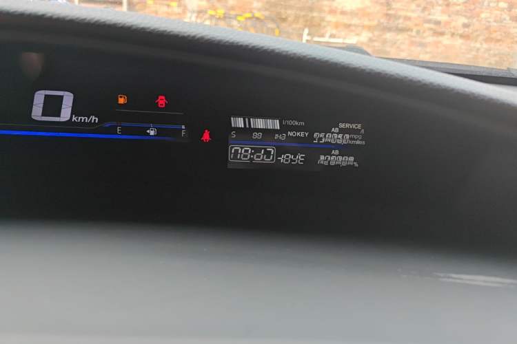 Used Honda Jade 2016 1.8L Automatic Comfort Elite Version 5 Seats Odometer Close Up