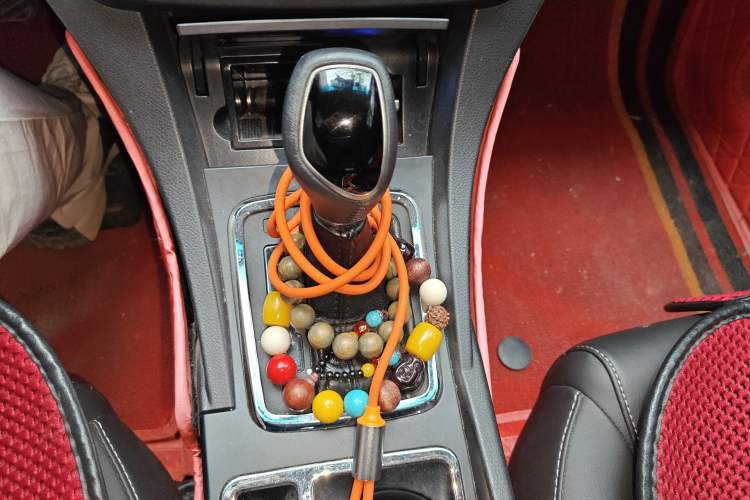 Used Geely Auto Emgrand 2017 Sedan Million Edition 1.5L CVT Upward Version Gear Lever