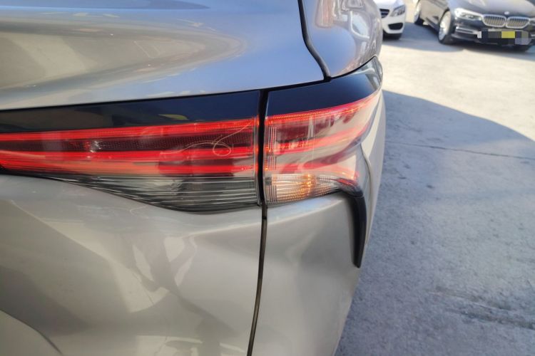 Used Toyota Sienna 2021 2.5L Hybrid Platinum Edition