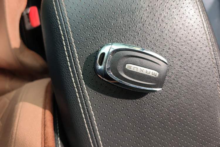 Used SAIC MAXUS G50 2019 1.5T First Edition Automatic Luxury Version 6 Seats Vehicle Key