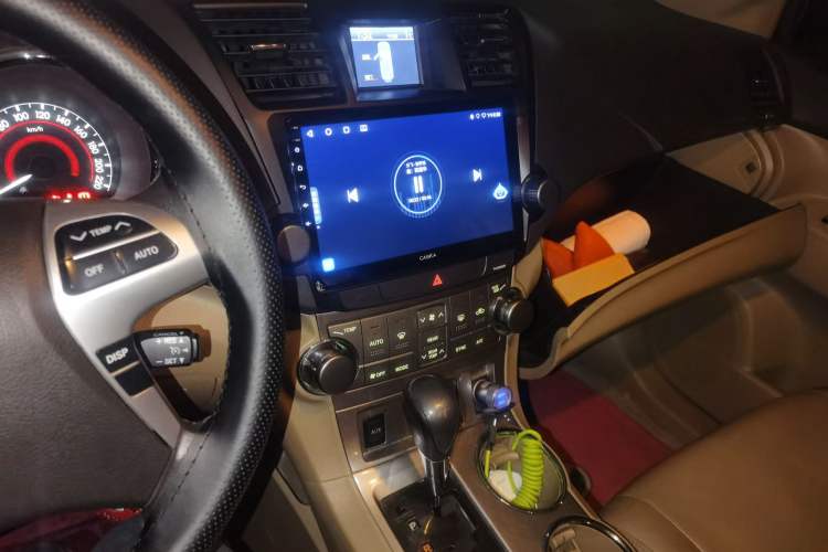 Used Toyota Highlander 2012 2.7L Two-Wheel Drive 7-Seater Luxury Edition
