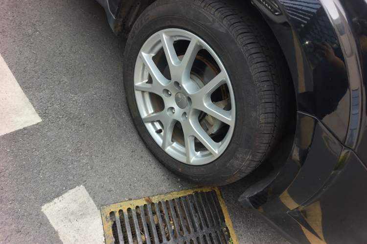 Used Dodge Journey 2013 2.4L Two-Wheel Drive Luxury Version