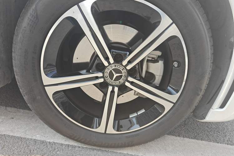 Used Mercedes-Benz A-Class 2022 Revised Version A 200 L Sport Sedan Fashionable Style
