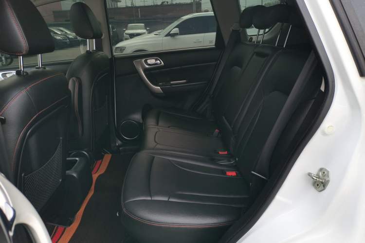 Used Haval H6 2016 Upgraded Model 1.5T Manual Two-Wheel Drive Urban Version
