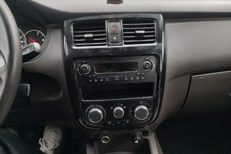 Used Wuling Rongguang V 2016 1.2L Standard Version
