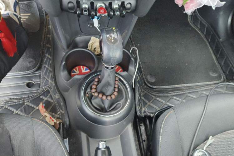 Used MINI 2014 1.2T ONE+ Gear Lever