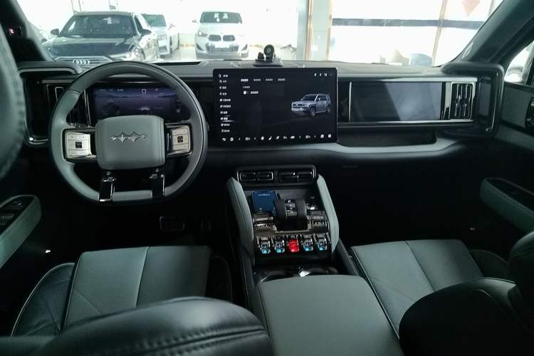 Used Formula Leopard 5 2023 Cloud Ride Flagship Edition