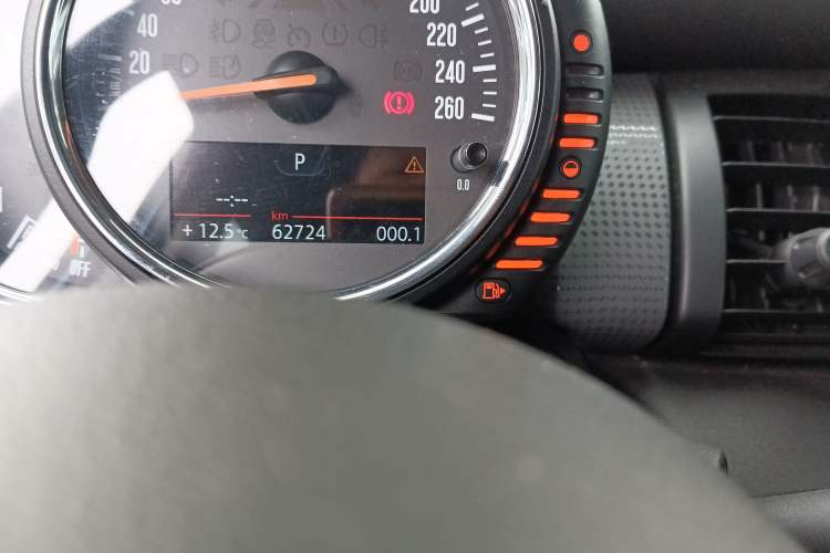 Used MINI MINI 2015 1.5T COOPER Fun Five-Door Edition
