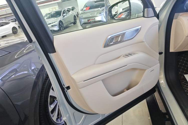 Used Deepal S09 2025 Rear-Drive Ultra+
