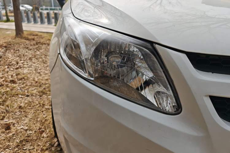 Used Chevrolet Sail 2013 Sedan 1.2L Manual Fashionable Happiness Edition