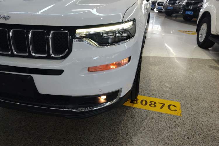 Used Jeep Grand Commander 2018 2.0T Four-Wheel Drive Premium Navigation Version China V