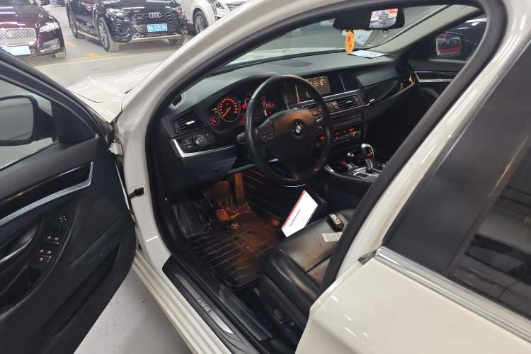 Used BMW 5 Series 2014 525Li Leading Model