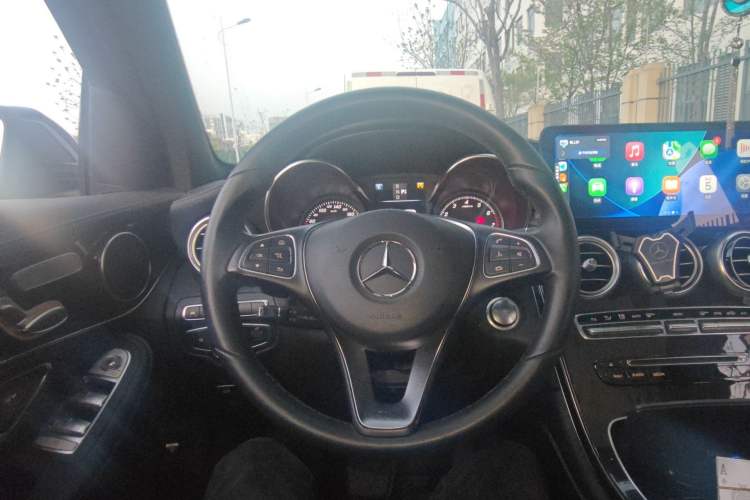Used Mercedes-Benz GLC 2017 GLC 260 4MATIC Luxury Model Steering Wheel