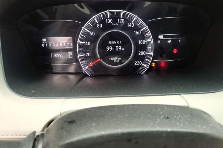 Used Honda Odyssey 2015 2.4L Supreme Edition Odometer Close Up