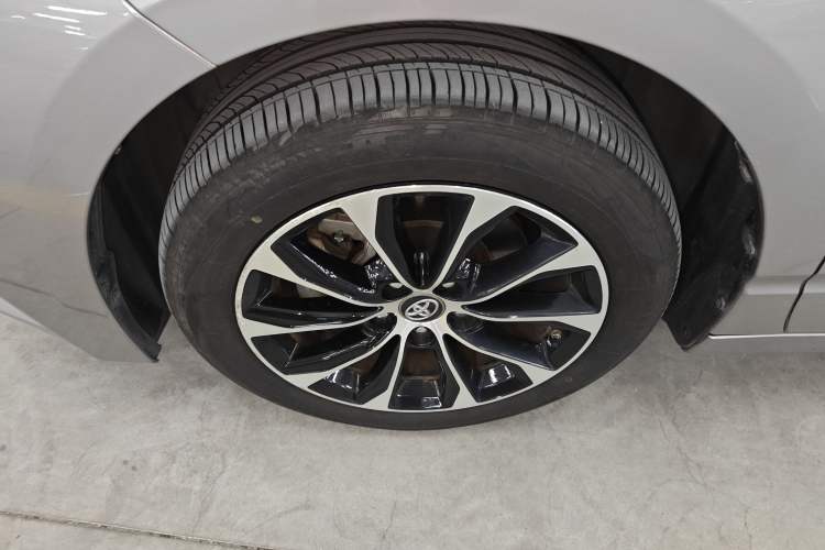 Used Toyota Avalon 2023 2.5L Luxury Edition Left Front Wheel Hub