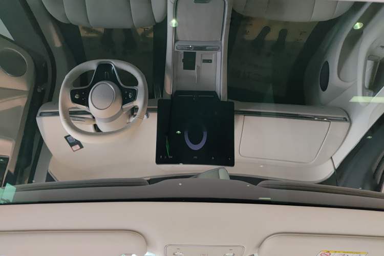 Used Hima Luxeed S7 2025 705 km Pro Headliner