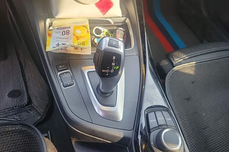 Used BMW 1 Series 2018 118i Sport Design Package Gear Lever