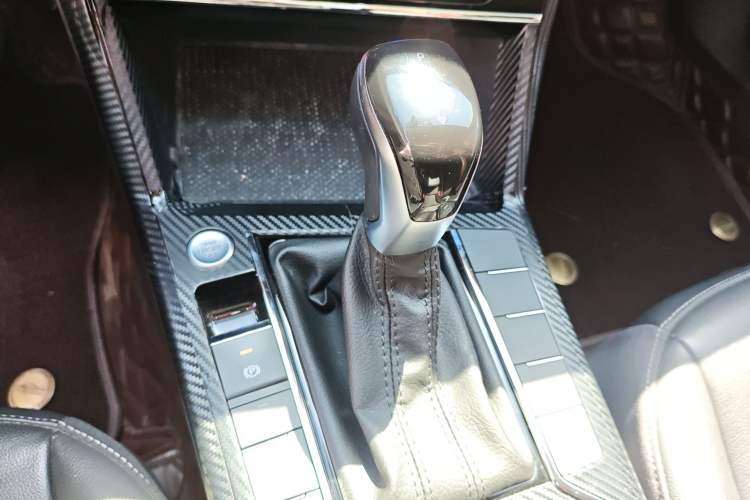 Used Volkswagen Passat 2023 330TSI Starry Elite Edition Gear Lever