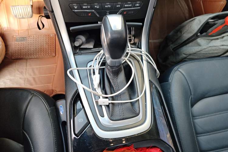 Used Ford Edge 2016 EcoBoost 245 Four-Wheel Drive Titanium Edition 7-Seater
