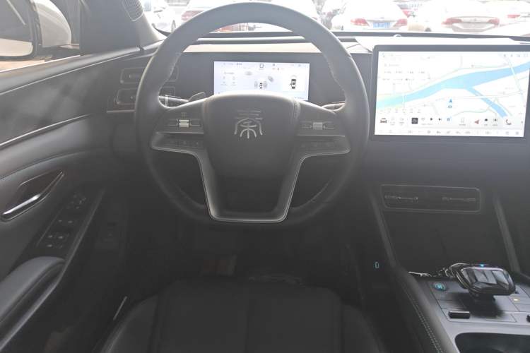 Used BYD Qin L 2025 DM-i Smart Drive 80KM Leading Model Steering Wheel