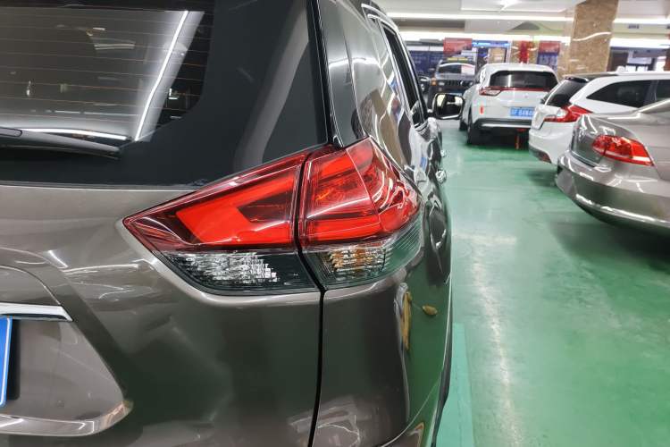 Used Nissan X-Trail 2019 2.0L CVT Smart Connect Comfort Edition 2WD